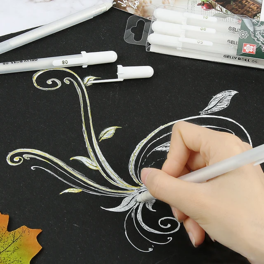 SAKURA GellyRoll White Pen