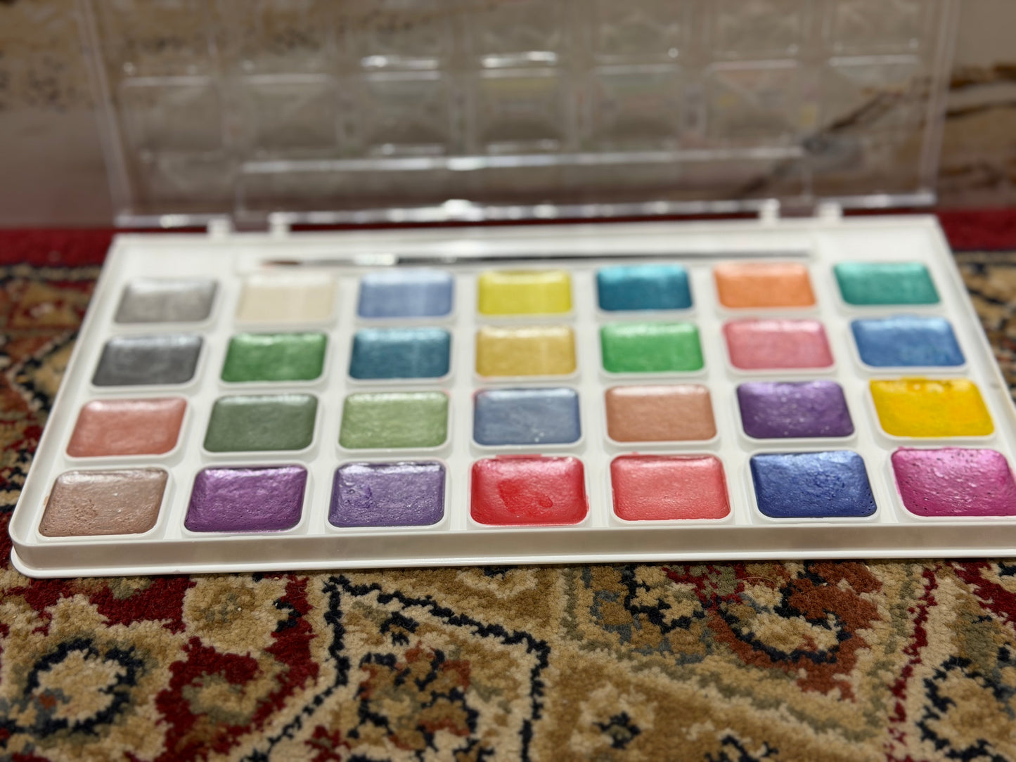 28 Colour Pearlescent Watercolour Pallete