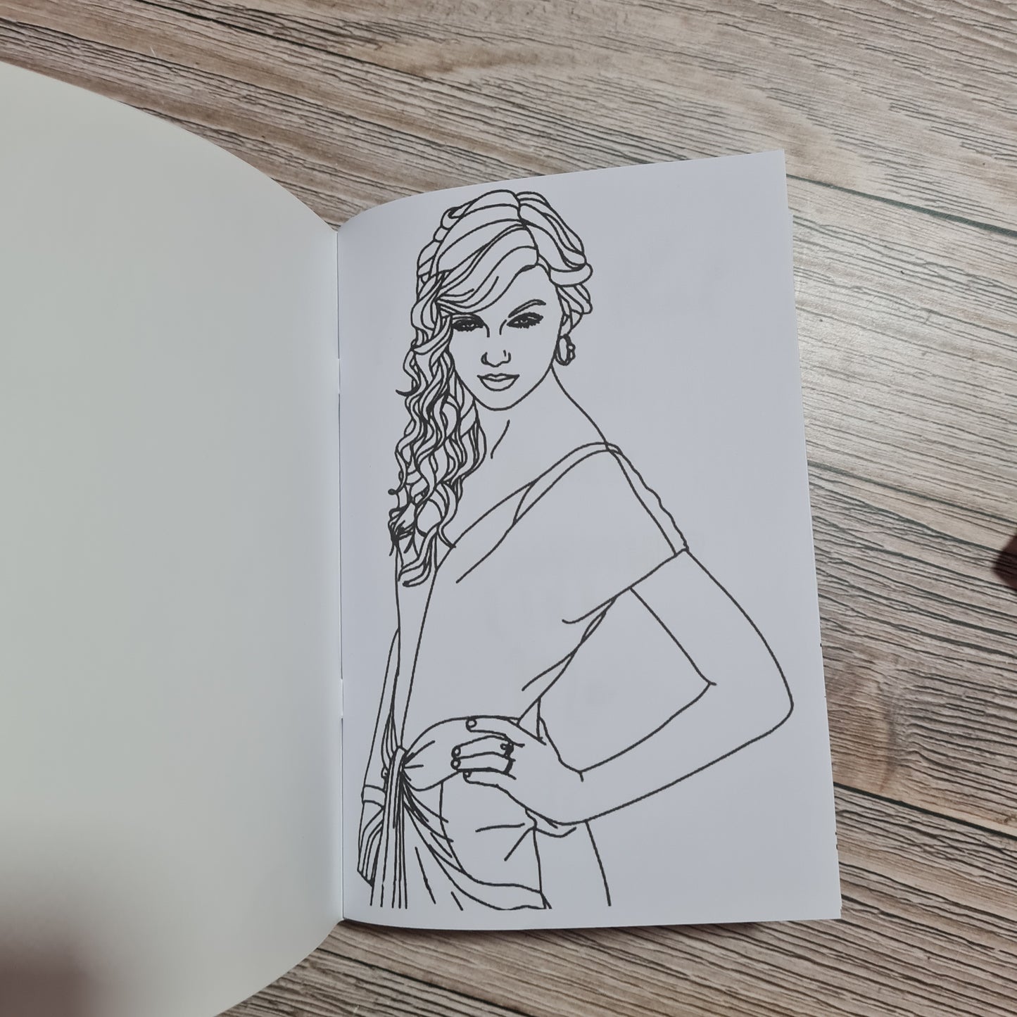 Taylor Swift Colouring Book