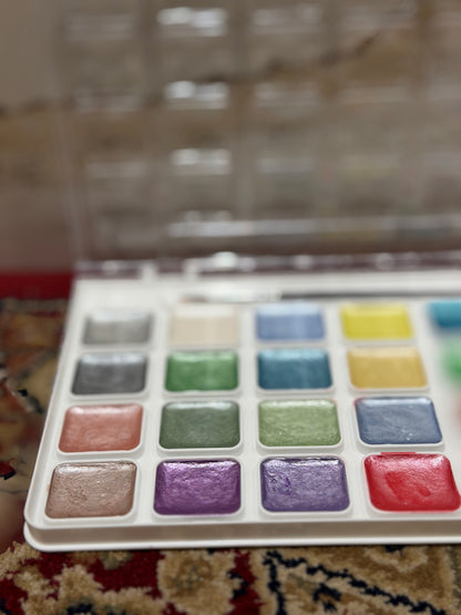 28 Colour Pearlescent Watercolour Pallete